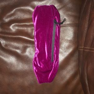 NWOT Serea plum  triangl fannypack